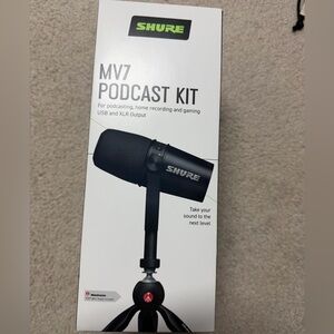 Shure MV7 Microphone in Black